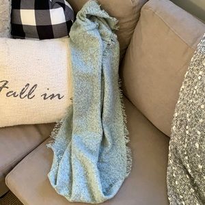 Green infinity scarf